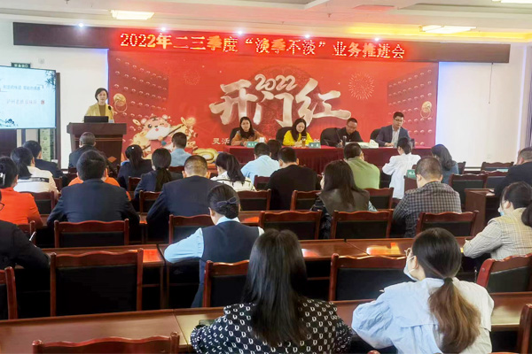 總經理謝勇一行走進郵政合江分公司開展營銷