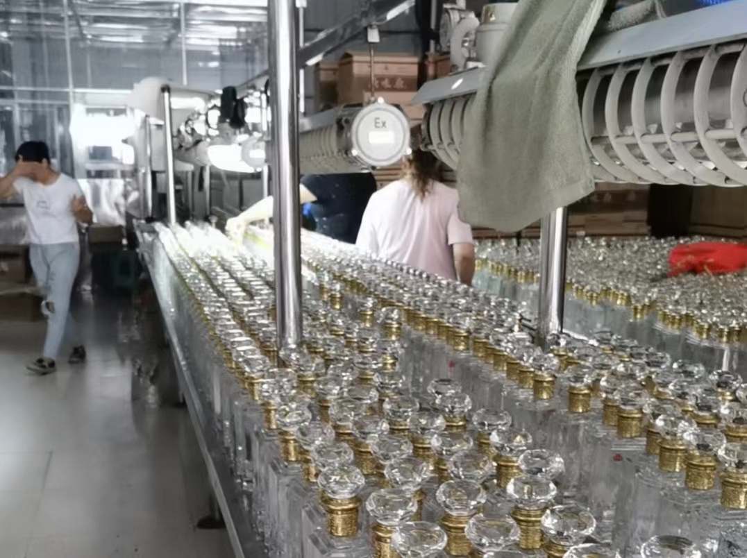 瀘州老酒奮戰酷暑搶抓訂單生產