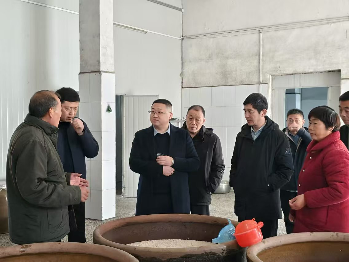 老酒集團總經理謝勇赴河南南陽進行移地共建洽談